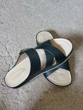 Women’s Black Slide Sandals with Cushioned Footbed